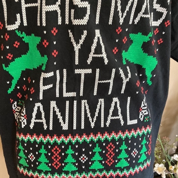 Merry Christmas you filthy animal man size large T-shirt black - Picture 3 of 7